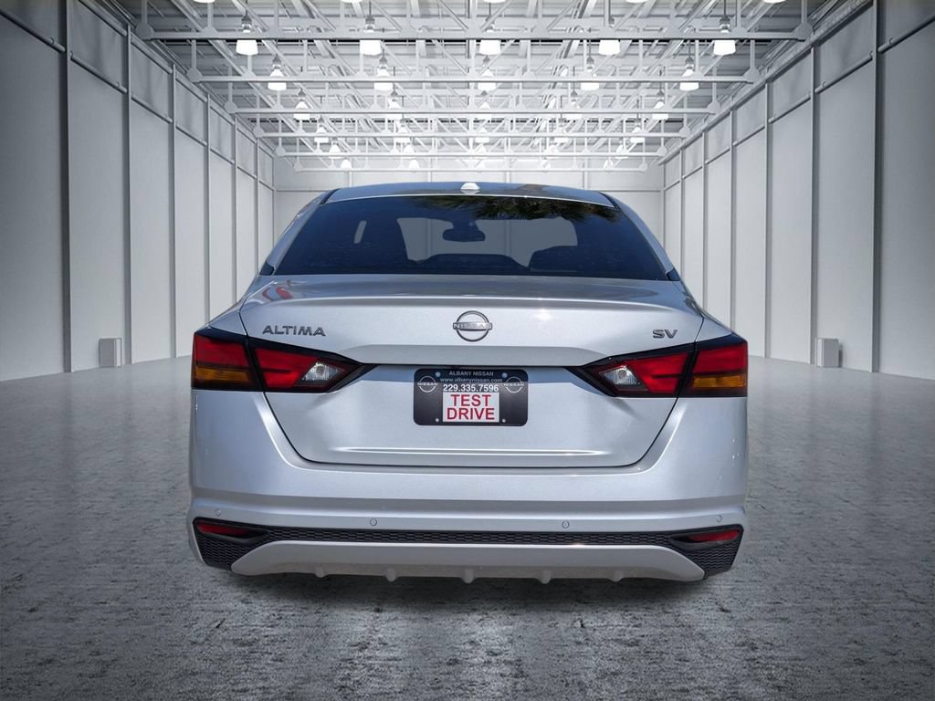 Used 2024 Nissan Altima 2.5 SV FWD image 10