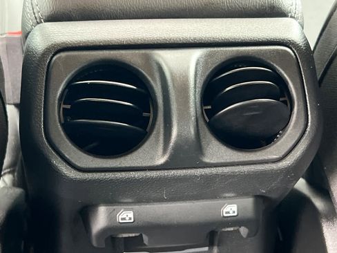 Used 2022 Jeep Wrangler Unlimited Sahara w/ Cold Weather Group AWD/4WD image 14