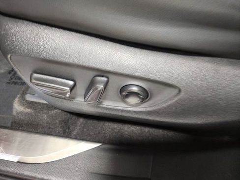 Used 2023 Toyota Highlander Platinum image 26