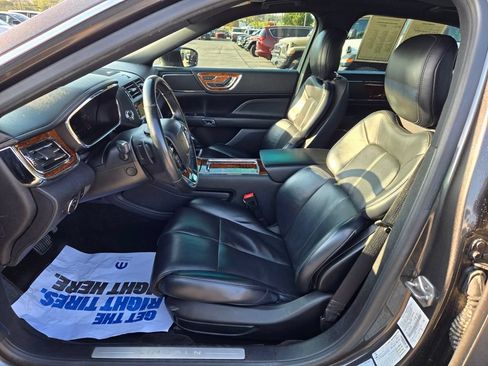 Used 2018 Lincoln Continental Select w/ Continental Climate Package AWD/4WD image 16