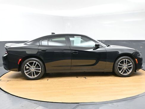 Used 2019 Dodge Charger SXT image 8