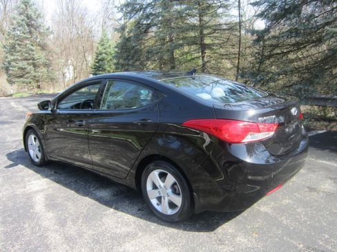 Used 2013 Hyundai Elantra GLS w/ Preferred Pkg image 4