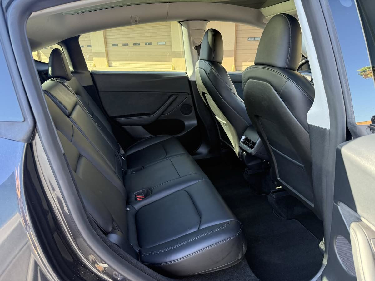 Used 2024 Tesla Model Y Long Range RWD image 22