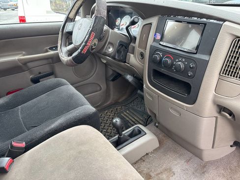 Used 2004 Dodge Ram 1500 Truck SLT w/ Quad Cab Value Group image 9