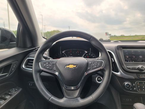 Used 2023 Chevrolet Equinox LT AWD/4WD image 17