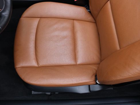 Used 2011 BMW 335i Convertible image 40