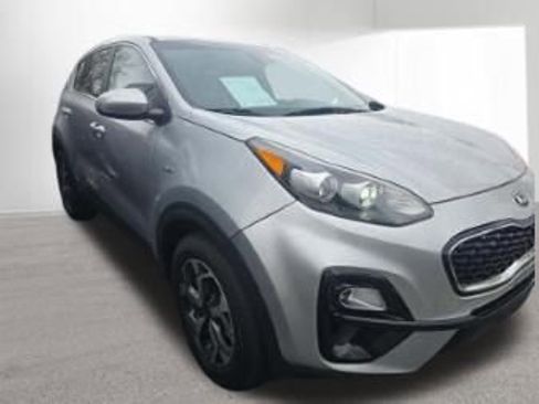Used 2022 Kia Sportage LX image 2