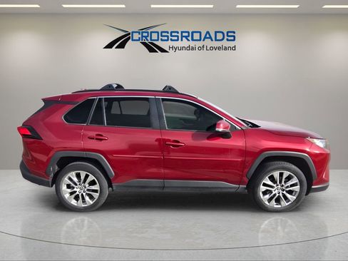 Used 2021 Toyota RAV4 XLE Premium image 6