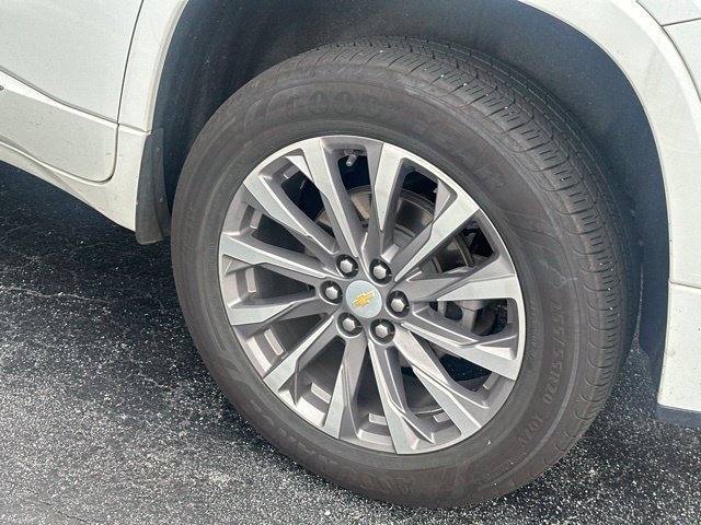 Used 2023 Chevrolet Traverse Premier FWD image 22