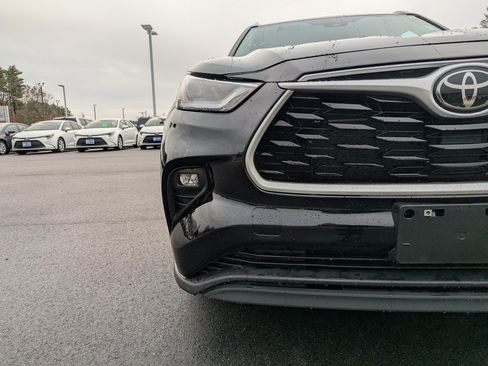 Used 2023 Toyota Highlander XLE image 10