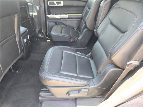 Used 2023 Ford Explorer XLT w/ Equipment Group 202A RWD image 18