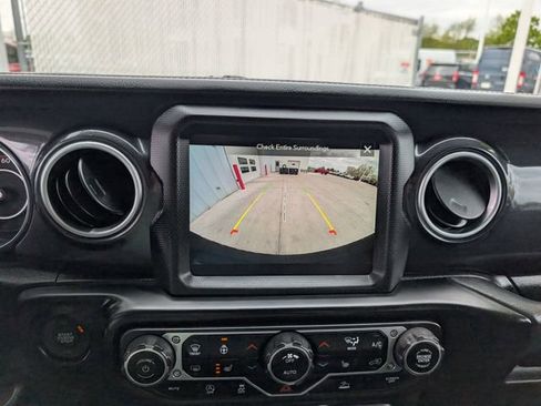 Used 2023 Jeep Wrangler Unlimited Sahara AWD/4WD image 21