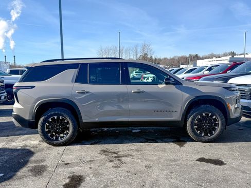 New 2026 Chevrolet Traverse Z71 w/ LPO, Floor Liner Package image 8