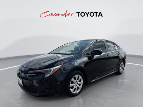 Certified 2024 Toyota Corolla LE FWD image 1