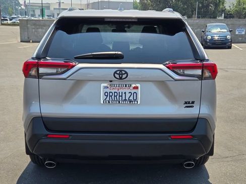 Used 2025 Toyota RAV4 XLE w/ Convenience Package AWD/4WD image 5