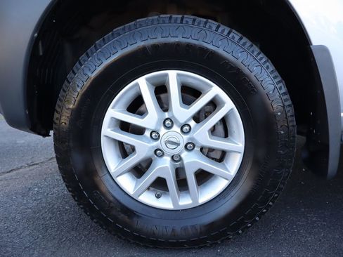 Used 2015 Nissan Xterra S image 40