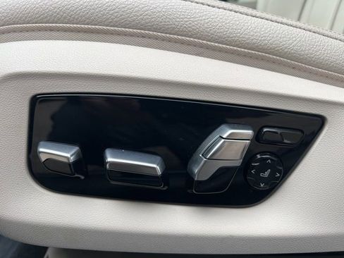 Used 2018 BMW M550i xDrive image 29