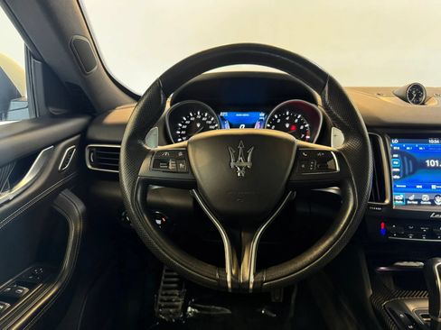 Used 2017 Maserati Levante w/ Sport Package AWD/4WD image 11