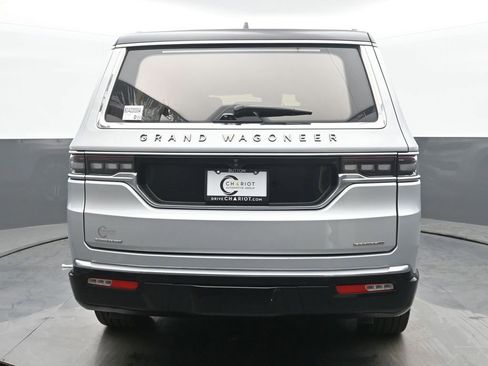 Used 2023 Jeep Grand Wagoneer Series III image 5