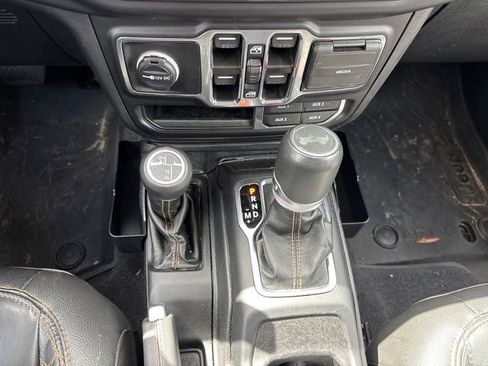 Used 2022 Jeep Wrangler Unlimited Sahara image 14