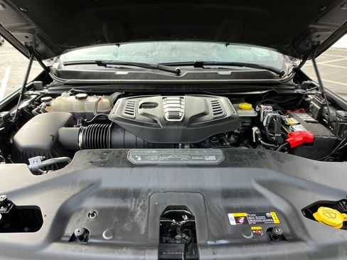 Used 2023 Jeep Wagoneer L Series II w/ Premium Group I image 24