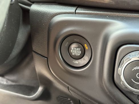 Used 2021 Jeep Wrangler Unlimited Sport image 24