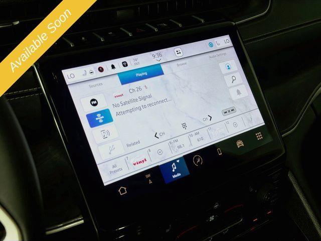 Used 2024 Jeep Grand Cherokee L Limited AWD/4WD image 15