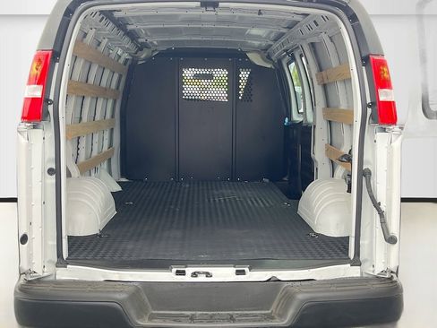Used 2024 GMC Savana 2500 w/ Driver Convenience Package image 21