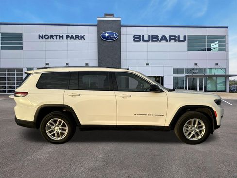 Used 2023 Jeep Grand Cherokee L Laredo w/ Trailer Tow Group (B) AWD/4WD image 2