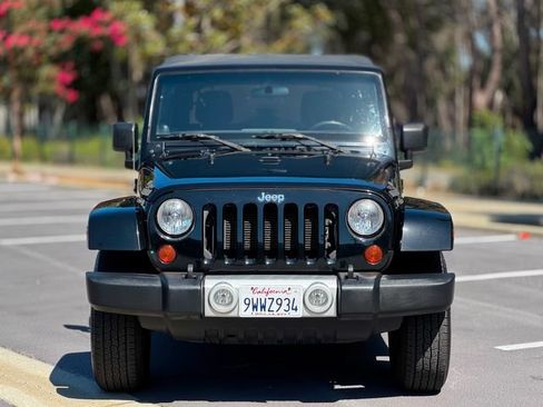 Used 2012 Jeep Wrangler Unlimited Sahara AWD/4WD image 20