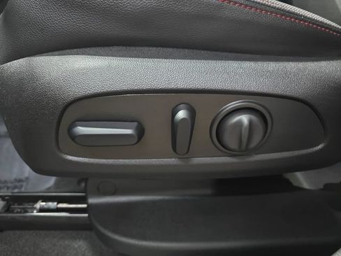 Used 2024 Chevrolet Equinox RS AWD/4WD image 30