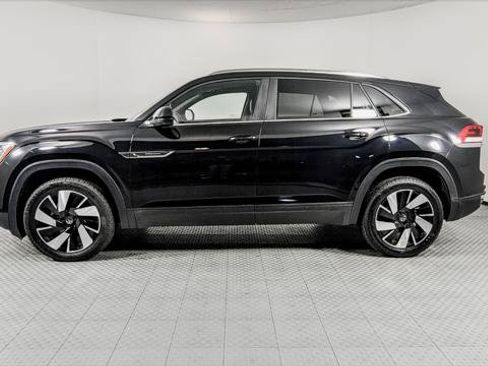 Used 2024 Volkswagen Atlas Cross Sport SE FWD image 3