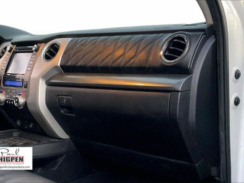 Used 2014 Toyota Tundra 4x4 CrewMax image 16