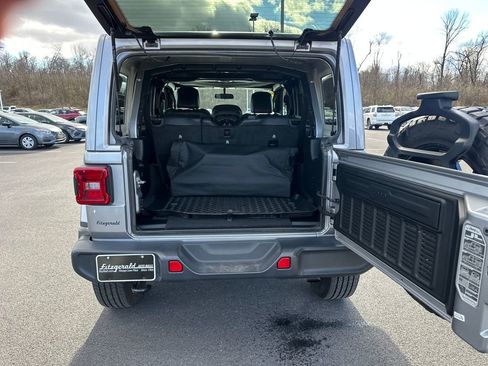 Used 2020 Jeep Wrangler Unlimited Sahara w/ LED Lighting Group image 11