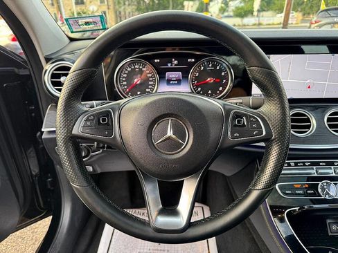 Used 2017 Mercedes-Benz E 300 4MATIC image 12