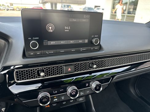 Used 2025 Honda Civic Sport image 19