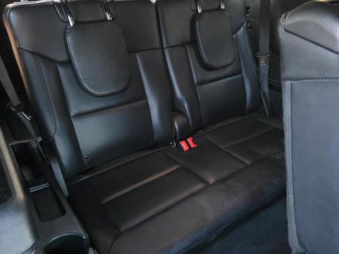 Used 2023 Ford Explorer XLT w/ Equipment Group 202A image 7