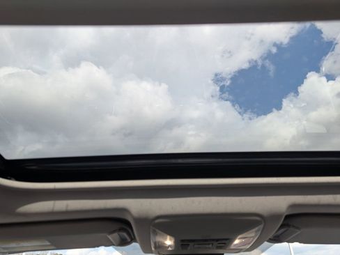 Used 2025 Toyota RAV4 XLE Premium image 27