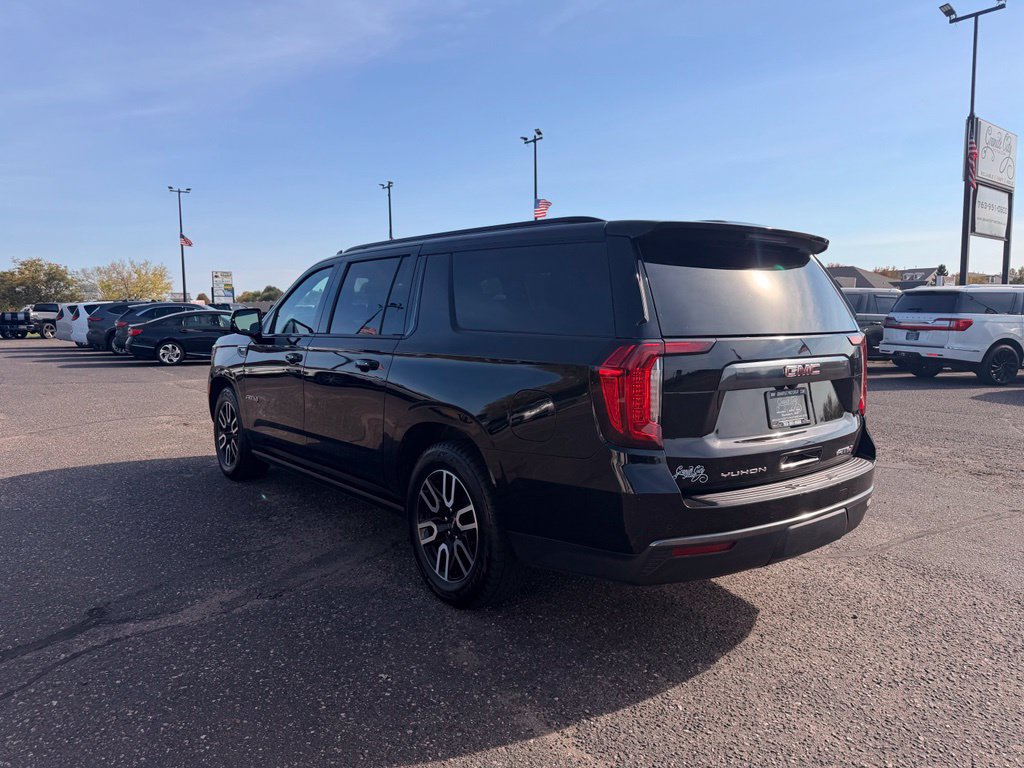 Used 2023 GMC Yukon XL AT4 w/ AT4 Premium Plus Package AWD/4WD image 7