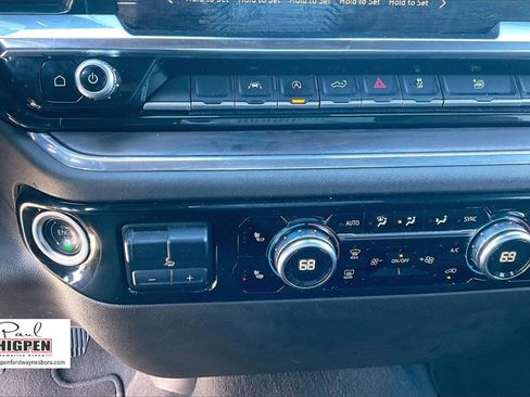 Used 2025 GMC Sierra 1500 SLT image 31