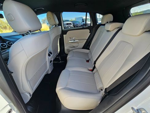 Used 2025 Mercedes-Benz GLA 250 4MATIC image 21