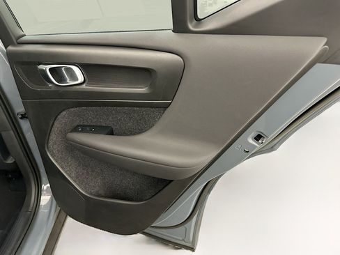 Used 2023 Volvo XC40 B5 Plus w/ Protection Package Premier image 33