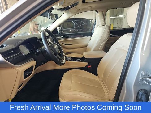 Used 2022 Jeep Grand Cherokee L Limited w/ Luxury Tech Group II AWD/4WD image 8