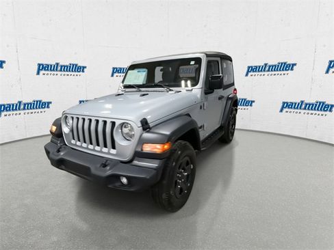 Used 2023 Jeep Wrangler Sport image 5