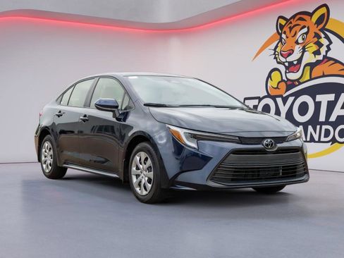 Used 2026 Toyota Corolla LE FWD image 3