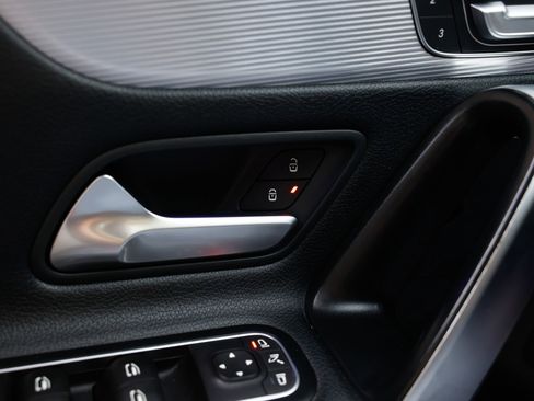 Used 2020 Mercedes-Benz CLA 250 image 45