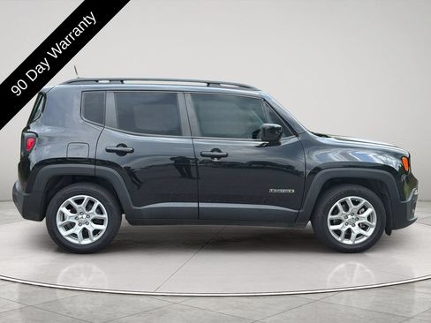 Used 2018 Jeep Renegade Latitude FWD image 8