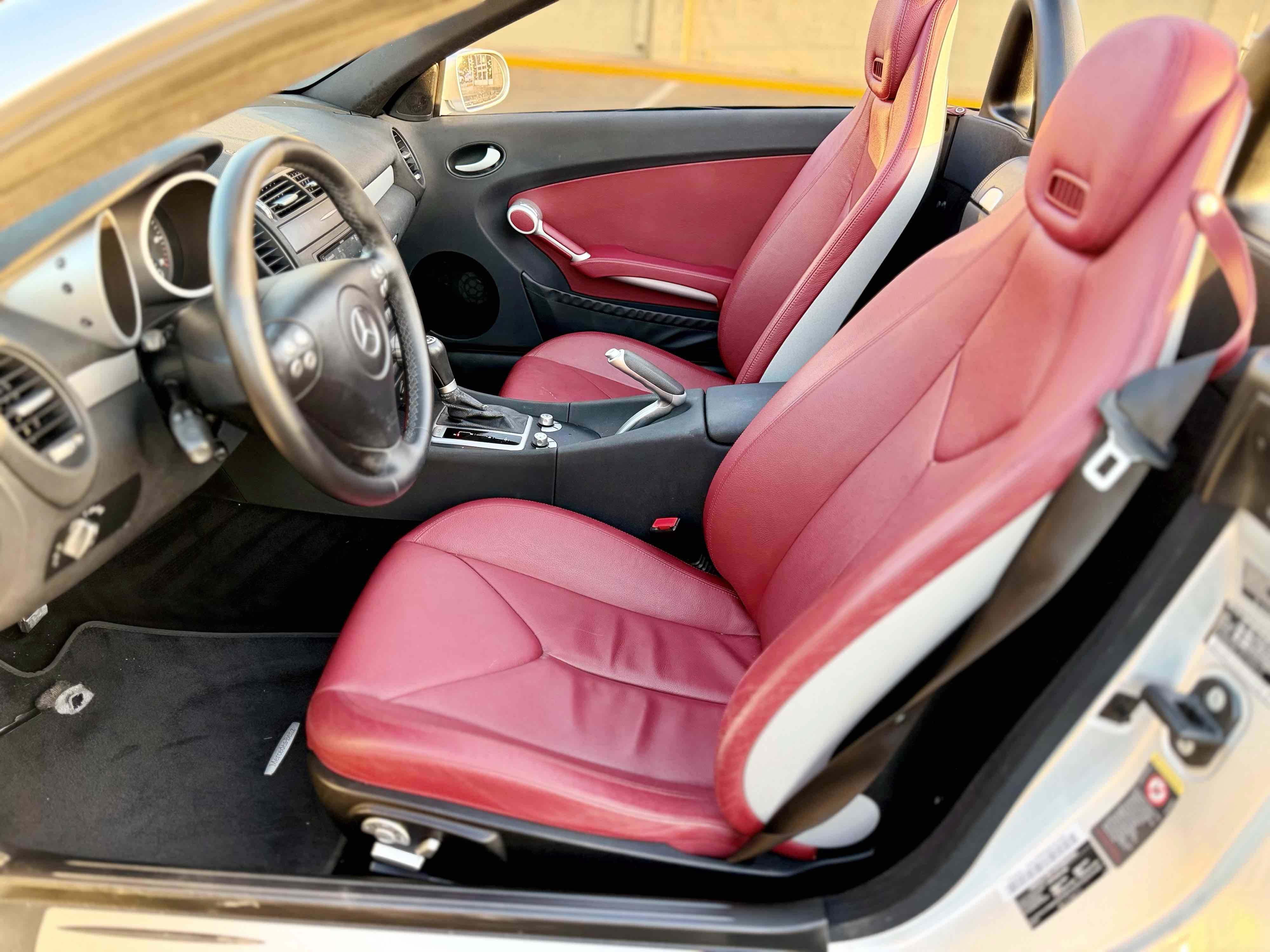 Used 2005 Mercedes-Benz SLK 350 w/ Premium Pkg image 8