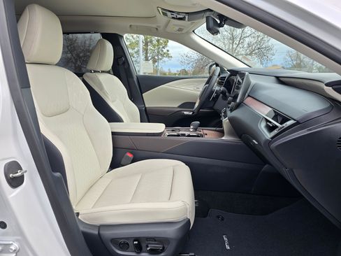 Used 2026 Lexus RX 450h Luxury w/ Convenience Package image 10