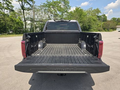 Used 2022 Toyota Tundra Limited w/ TRD Off-Road Package AWD/4WD image 10